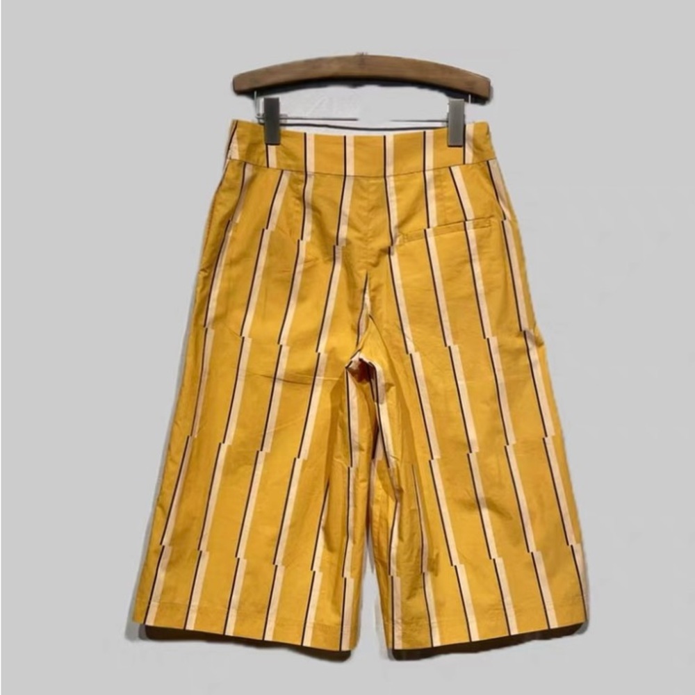 Cropped pants